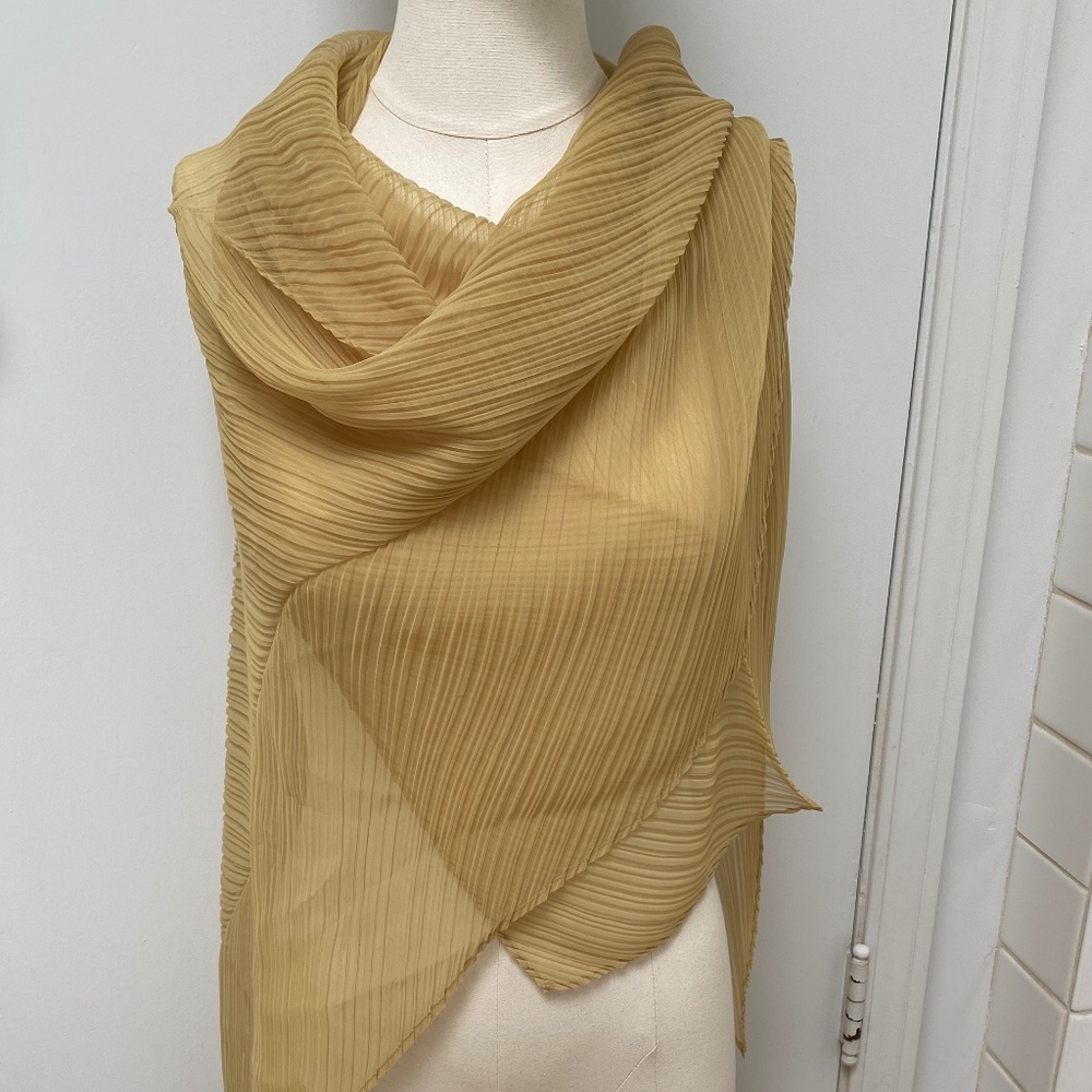 Issey Miyaki Pleatrs Please scarf or wrap